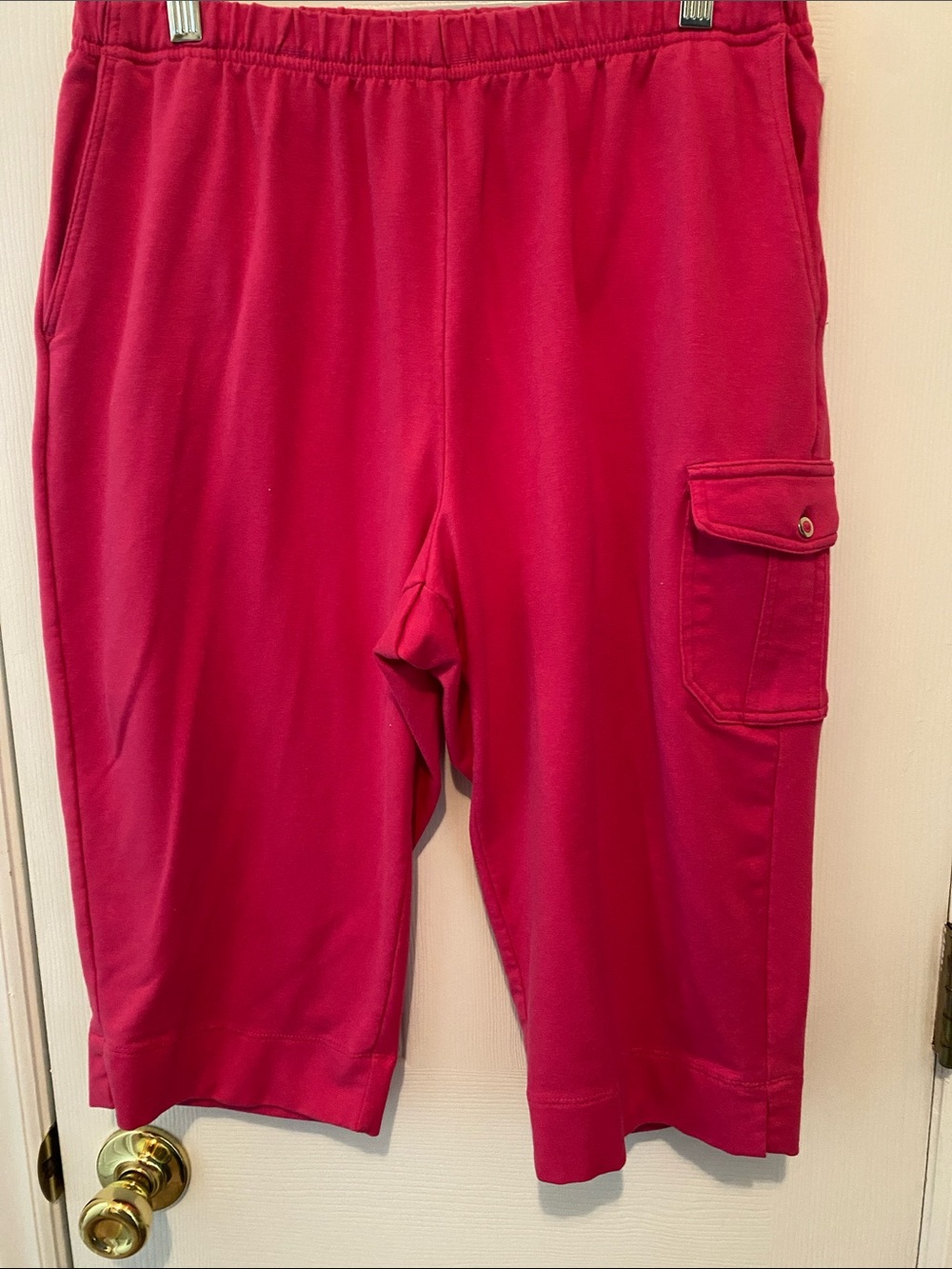 Women’s Pink Cargo Pocket Athletic capris